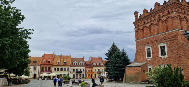 Discover the History, Culture, and Traditions of the Beautiful Country of Poland